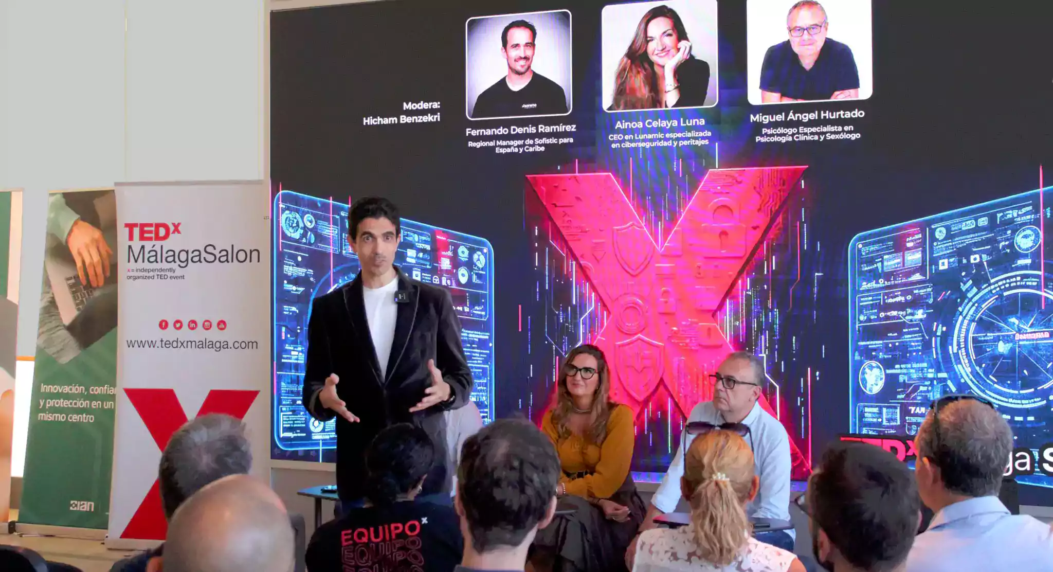 Foto con el equipo del TEDxMálagaSalon 2025